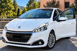 Peugeot 208 Allure 1.2 PureTech 110 CV - 8 ruote