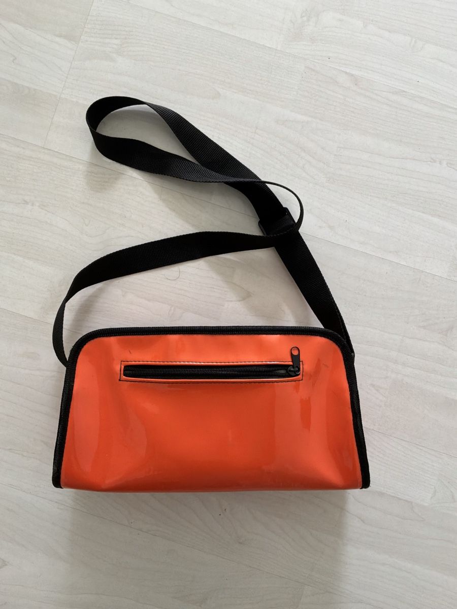 Zanotti Taschen: Handtasche / Crossbody Zanotti, organges Lackmaterial – Gebraucht aus Bremgarten AG von Belana0 1