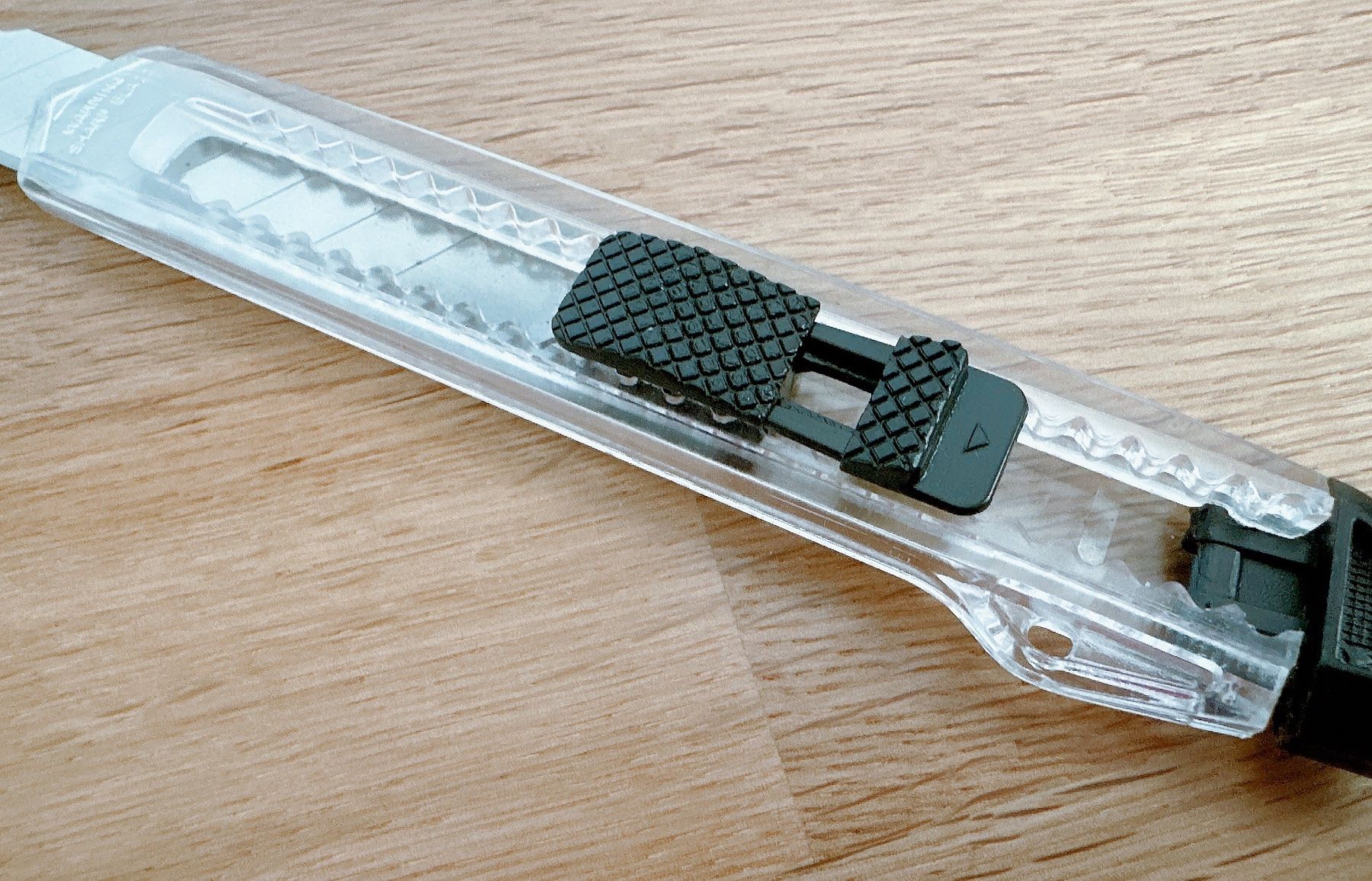 Tous les outils: Neuwertig! Cuttermesser Teppichmesser  transparent – D'occasion à Oberglatt ZH par qilinw 1