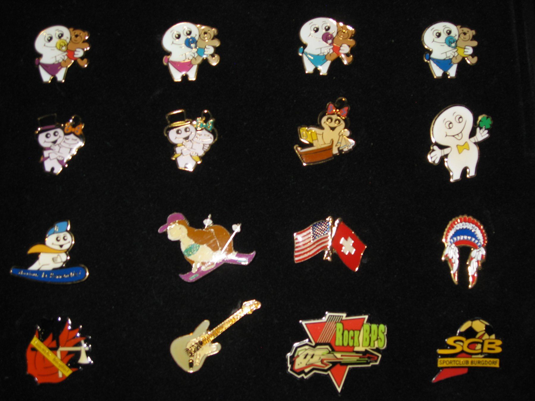 Placchette & Badge: Sammelordner mit 128 Pins – Usato da Burgdorf venduto da Crubi 5