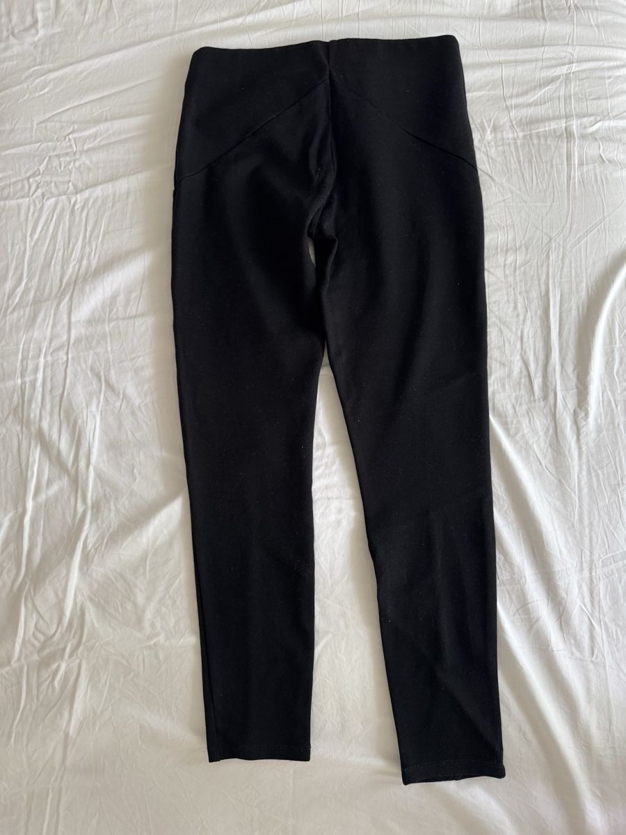 Zara Pantaloni: Zara Basic Black Trousers - Stylish and Comfortable! – Usato da Vesenaz venduto da nat_mq8l 1