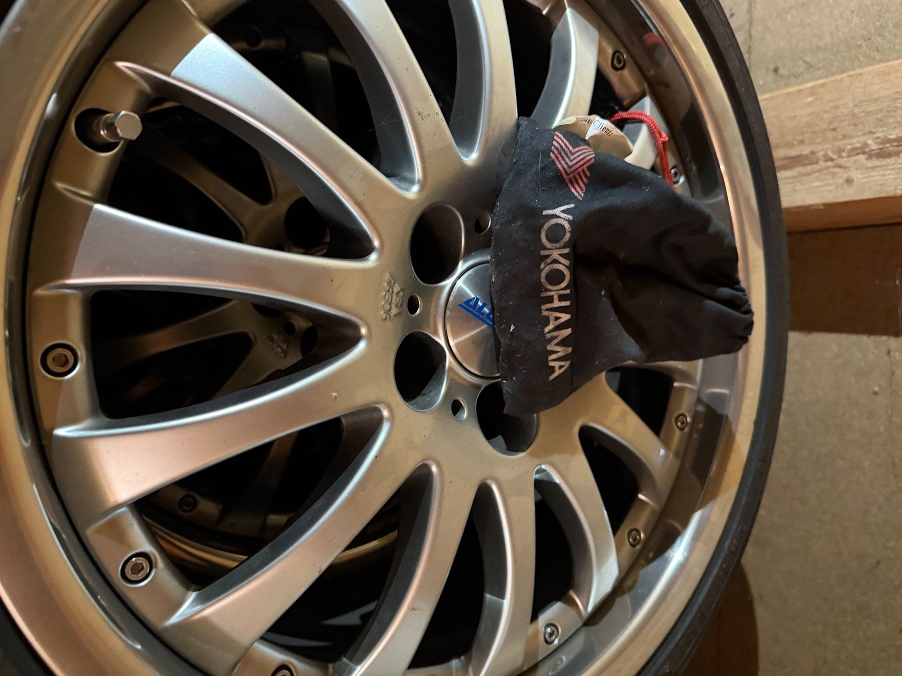 Mercedes-Benz Pneumatici & Ruote complete: Alu Felgen von Alutec – Usato da Sennhof venduto da Flatron4 5