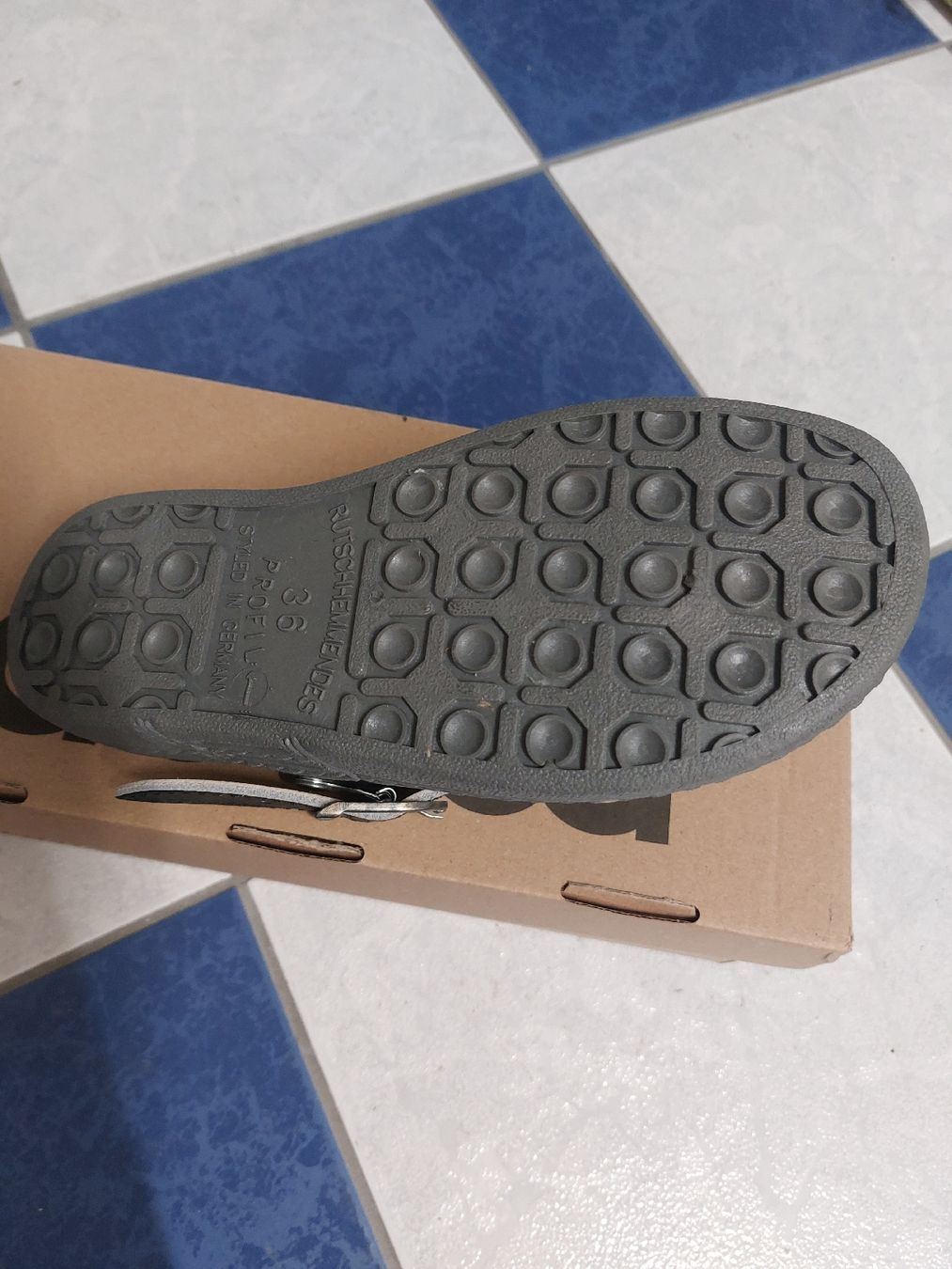 Scarpe da donna: Pfege / Kochschuhe – Nuovo e nell'imballaggio originale da Schaffhausen venduto da Chihuauer