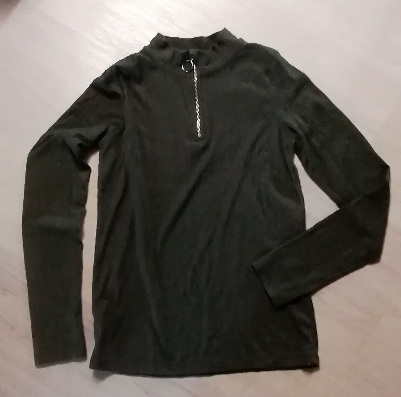 Blusen, T-Shirts & Tops: Pull, t-shirt manches longues,haut – Gebraucht aus Montcherand von petiteoune75