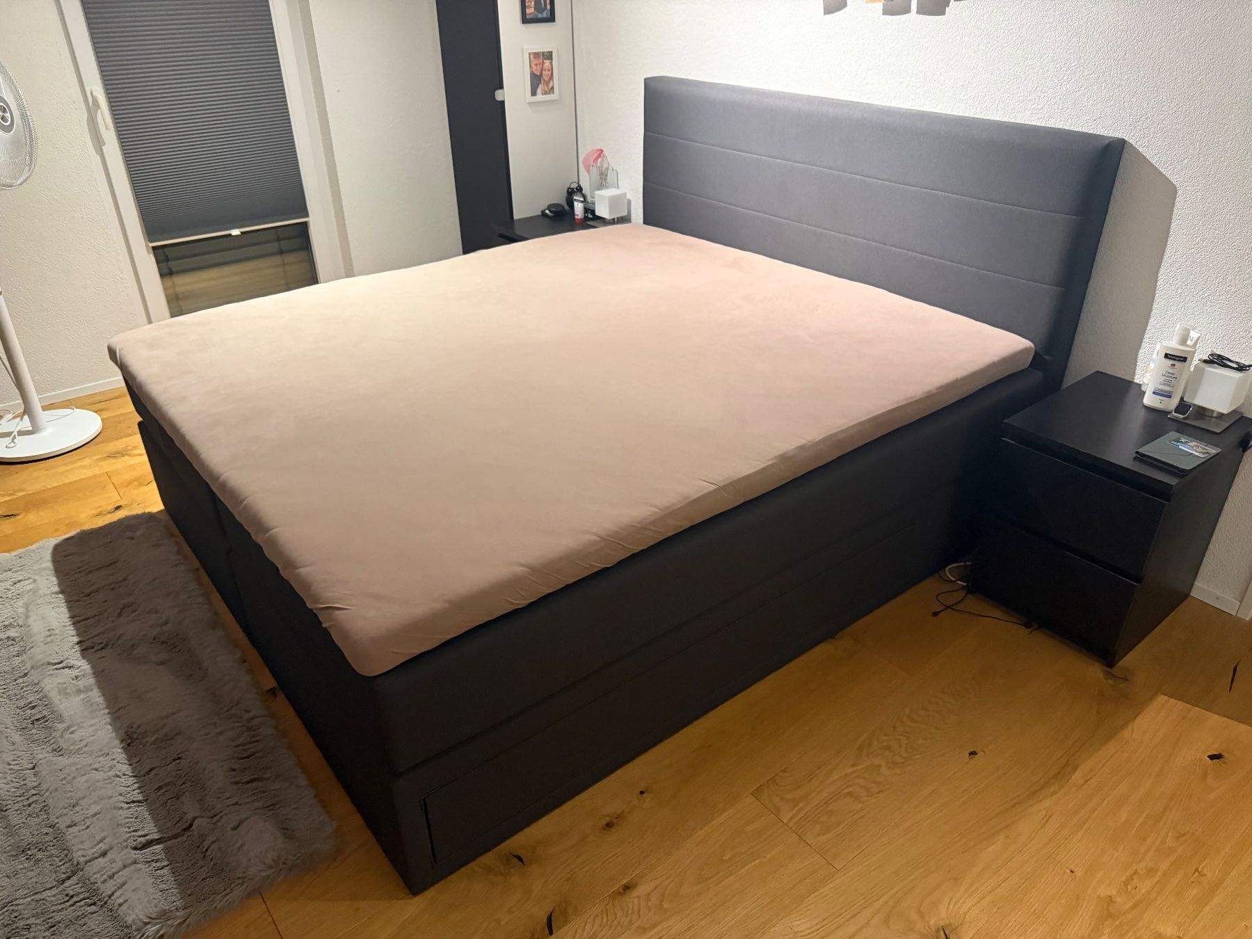 Betten: Boxspringbett 180x210 cm – Anthrazit mit Schubladen – Gebraucht aus Saland von newalphabet 2
