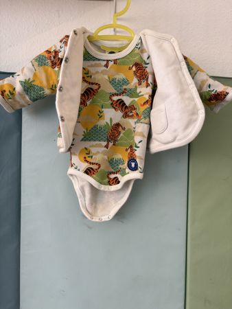 Ensemble body longue manche et jaquette 0-3 mois