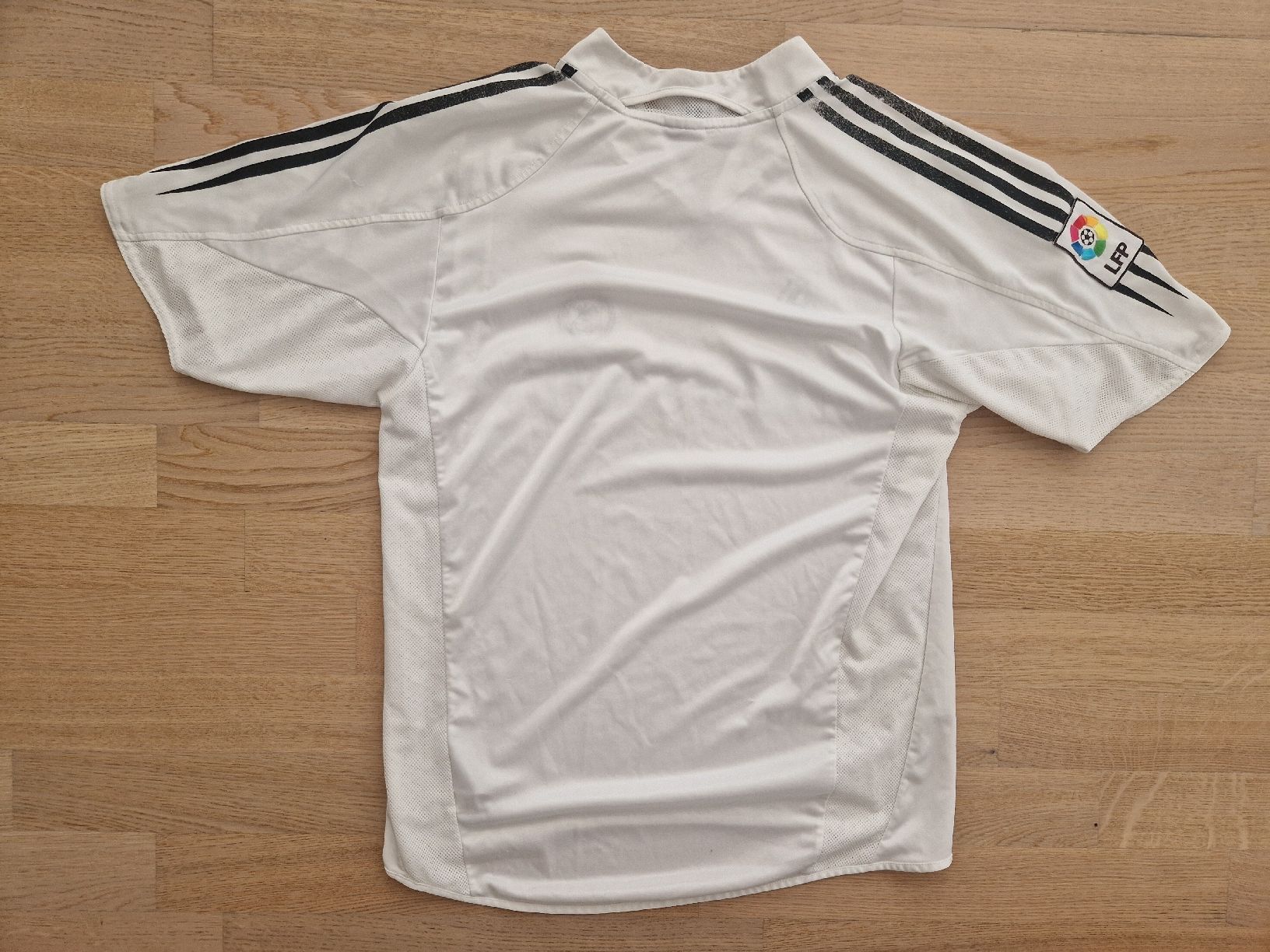 Adidas Leibchen & Hosen: Real Madrid Adidas Home Trikot 2004/2005 – Gebraucht aus Rheinfelden von nor_7mgz 6