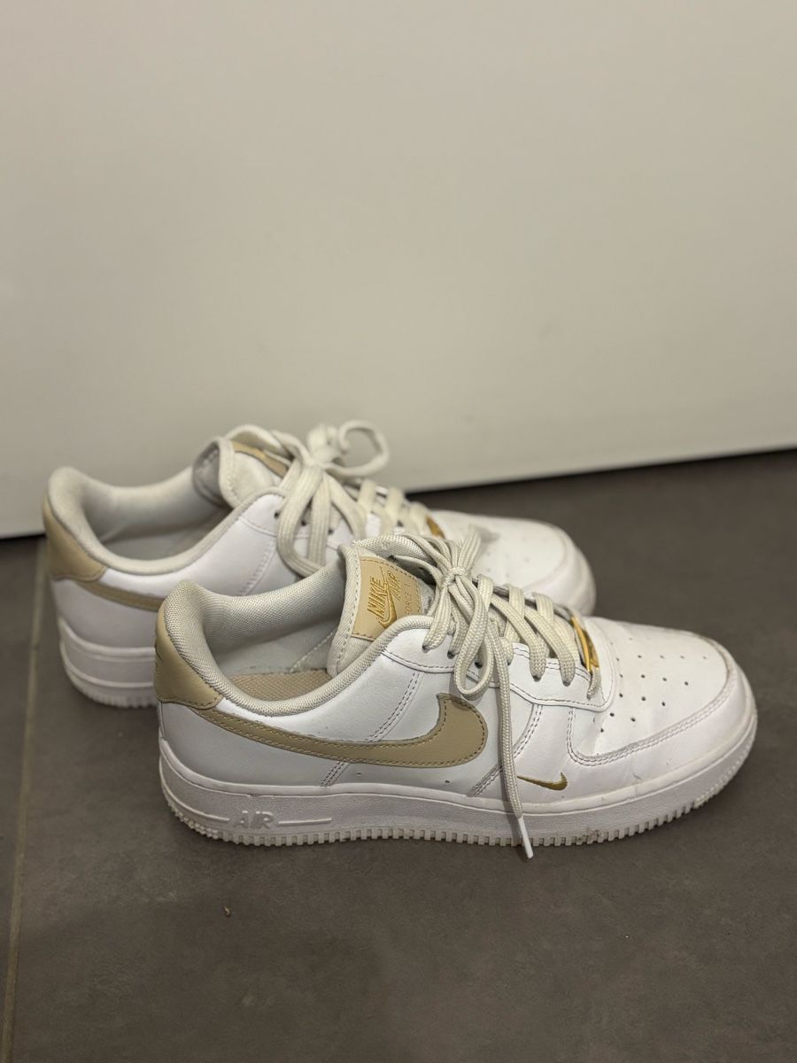 Nike Herrenschuhe: Beige Nike Air force 1 07 Gr. 39 – Gebraucht aus Lyss von frostis 1