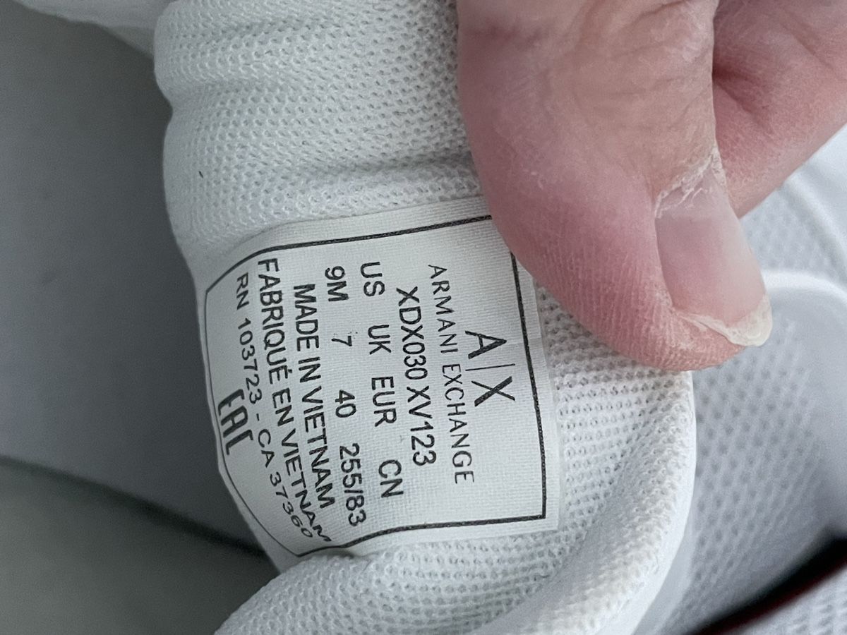 Armani Scarpe da donna: Sneakers ARMANI EXCHANGE Gr. 40, neu – Nuovo e nell'imballaggio originale da Zollikon venduto da yaris0505 5