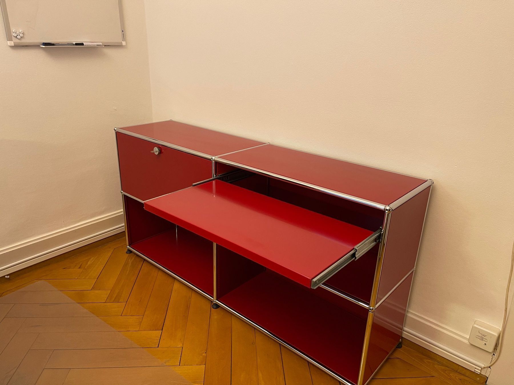 USM Scaffali: USM sideboard  Rot Lieferung Gratis – Usato da Thun venduto da Thuno6 4