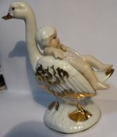 SCHÖNER SCHWANEN -VOGEL MIT KIND AUF DEM RÜCKEN,-12,5 CM