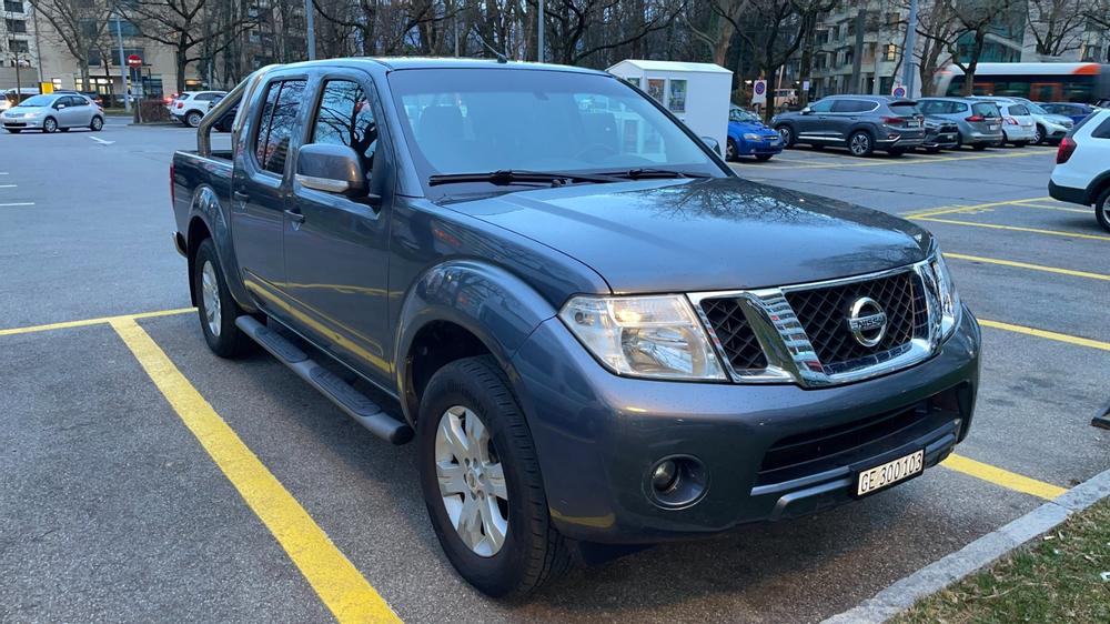 À VENDRE : Nissan Navara 2.5 DC 4WD Automatique