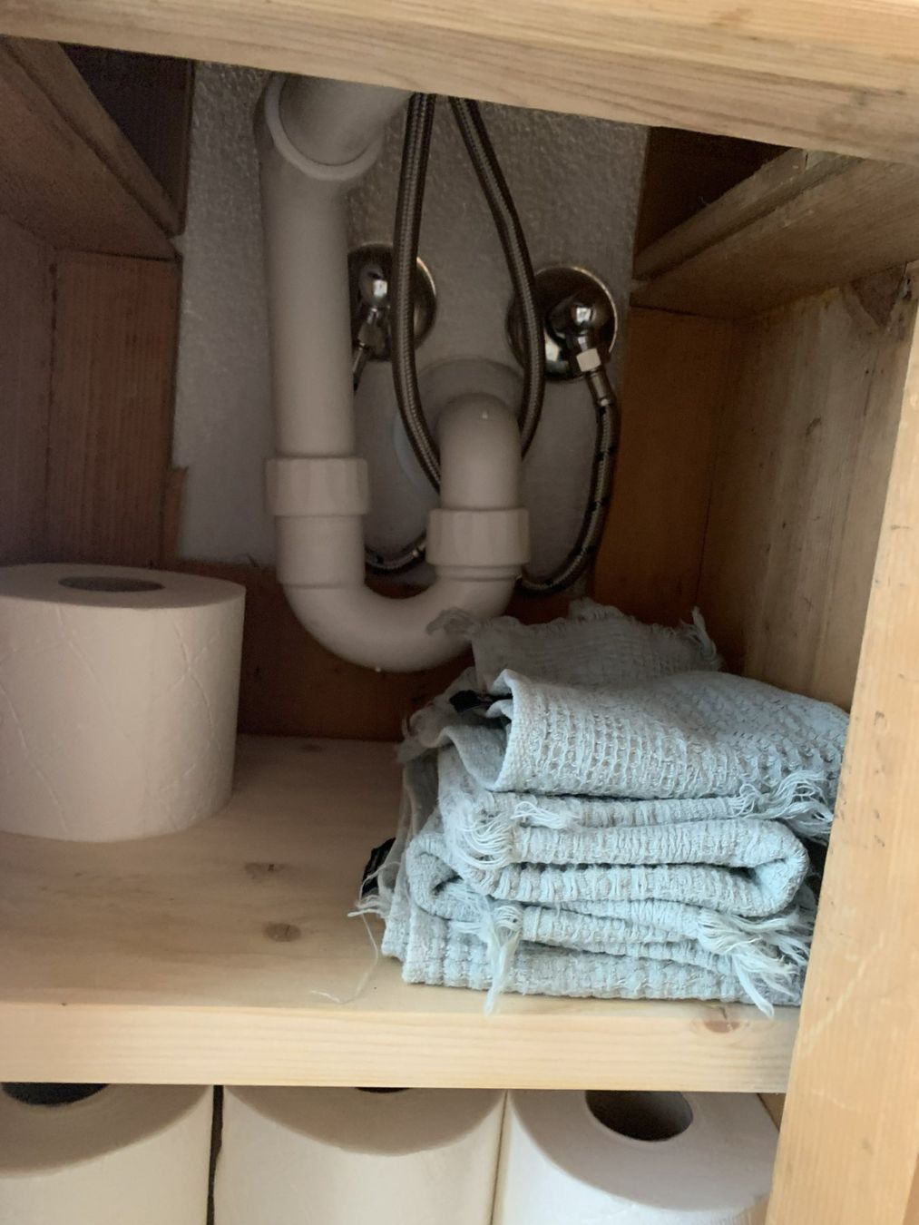 Comodini: Nachttischli mit Lavabo inkl. Wasserhahn – Usato da Saland venduto da B.W8493 5