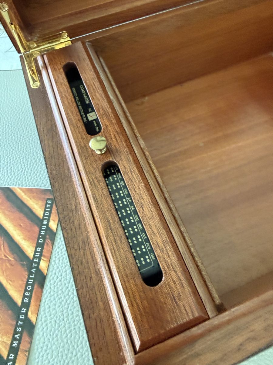 Humidor per sigari: Humidor Daniel Moevus – Usato da Ebikon venduto da Ridika 5