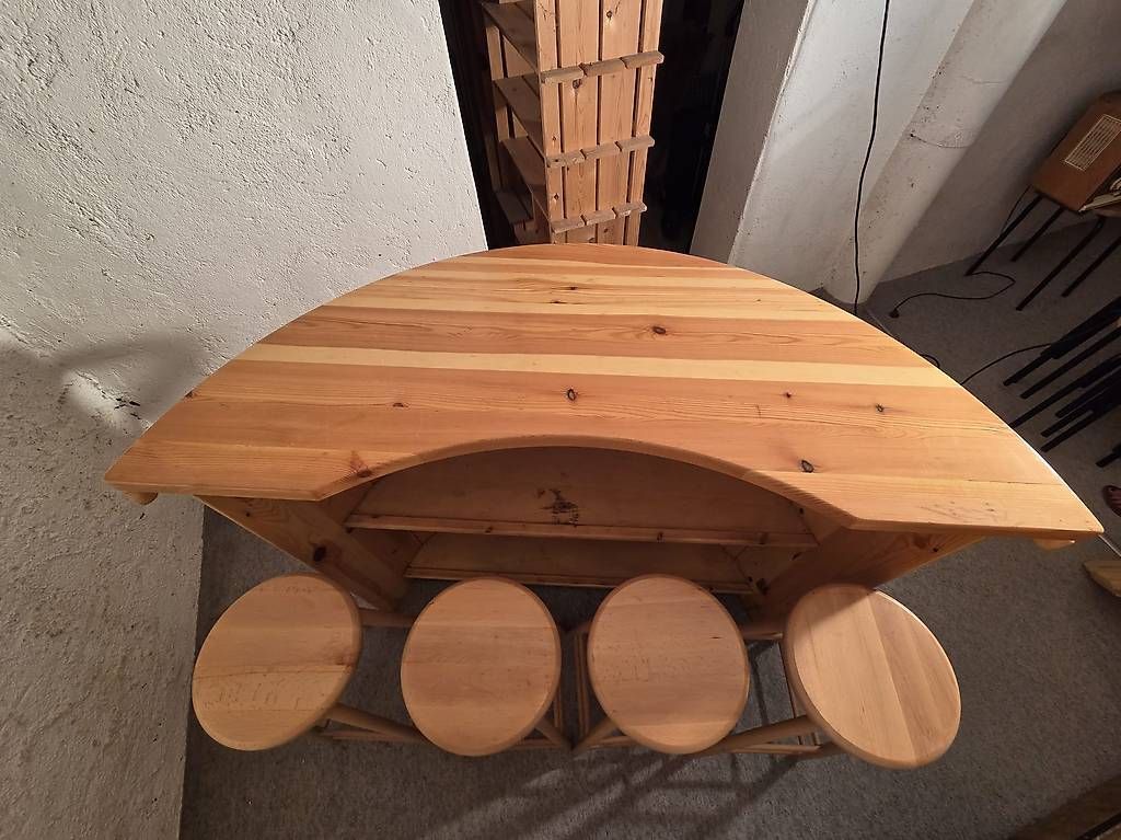 Equipement de magasin & Foires: Bar mit 4 Barhocker – D'occasion à Uster par Space25 4
