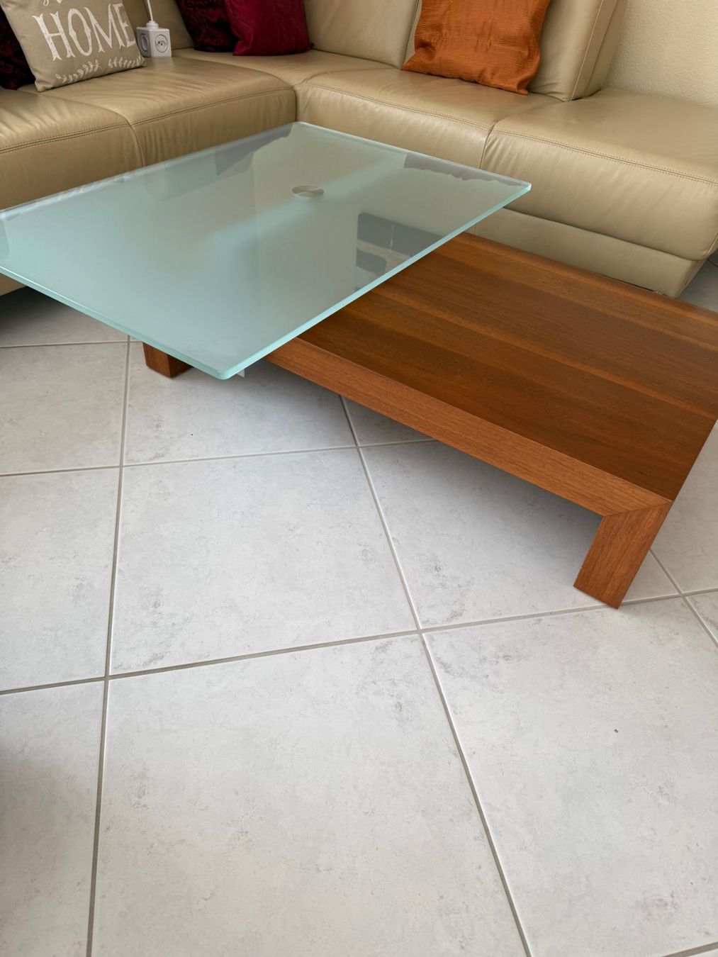 Tavoli: Moderner Couchtisch mit drehbarer Glasplatte – Usato da Staufen venduto da diedo 3