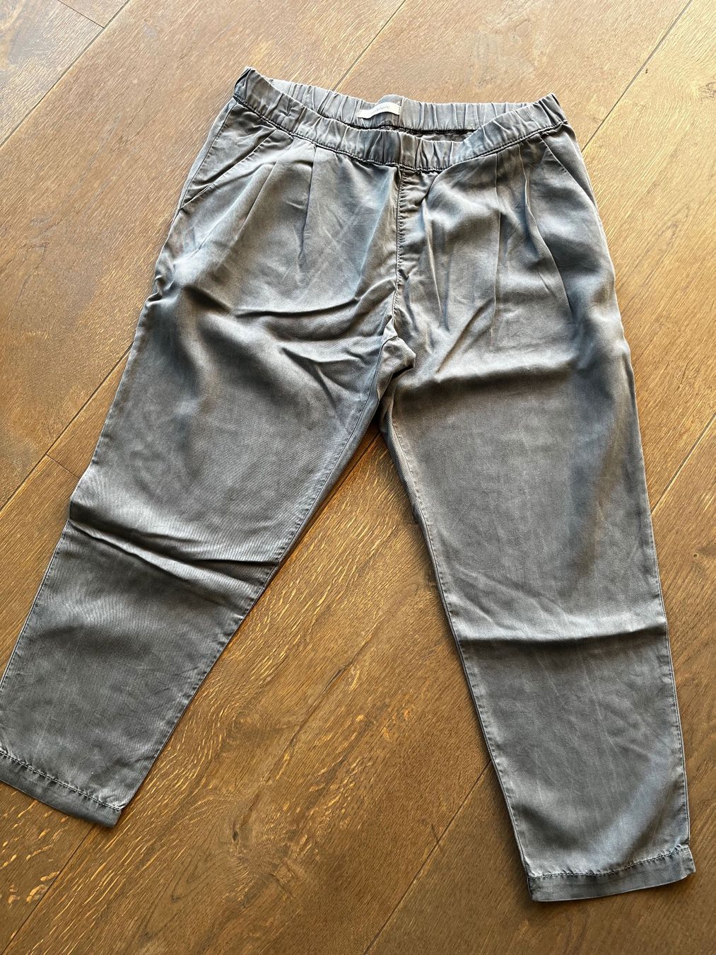Pantalons: Pantalon léger 7/8 taille 36 – D'occasion à Develier par lili_1