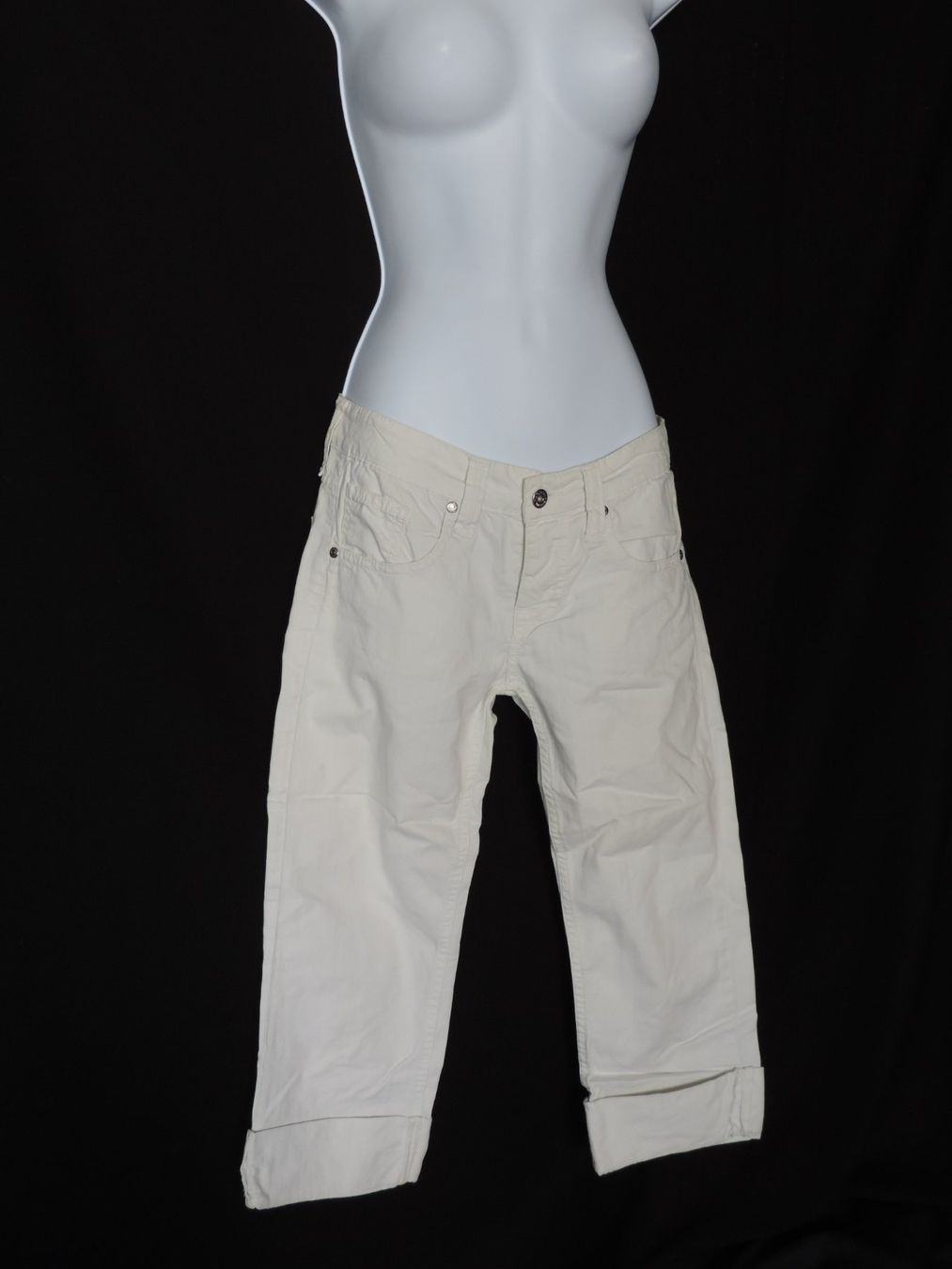 Pantalons: pantacourt effet jeans blanc – D'occasion à Genève par Axelle333 4