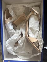 Elegante Stuart Weitzman Sandalen, Beige, Grösse 38,5 neuwer