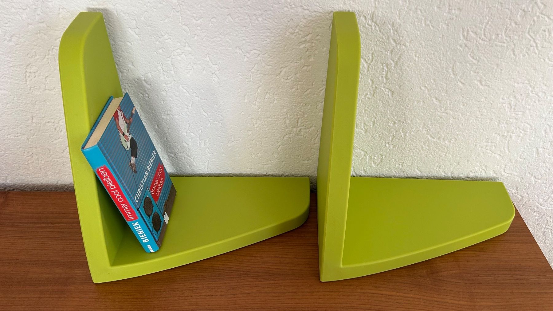 Ikea Étagères: 2 Bücher-Wandregale grün – D'occasion à Müllheim Dorf par jeney9