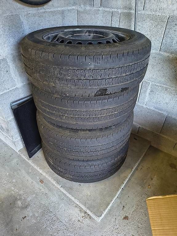 Volkswagen Pneus & Kompletträder: Original Stahlfelgen VW T5 / 16" – Gebraucht aus Merzligen von Fridelotte 1