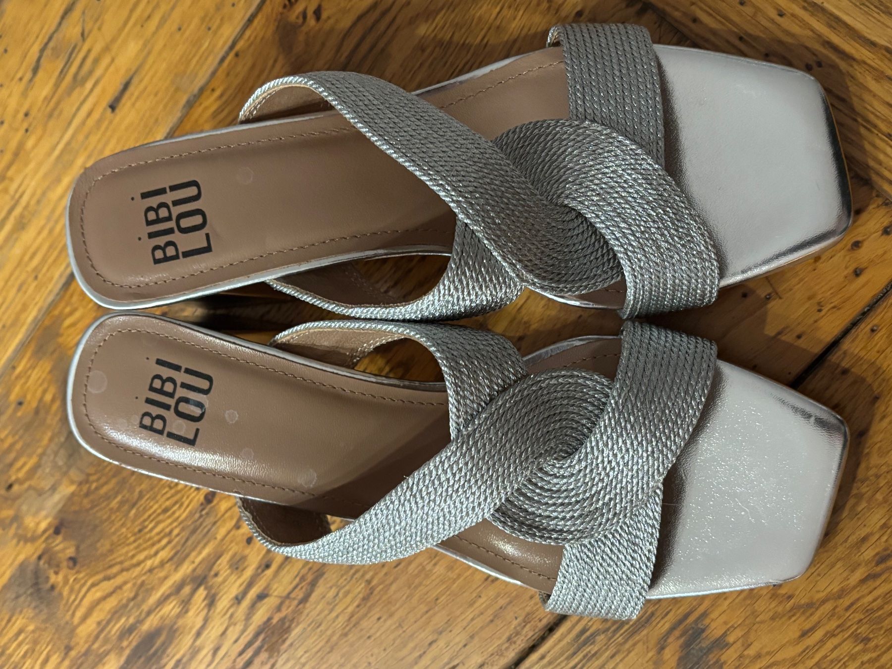 Scarpe da donna: Bibi Lou Schuh silberfarben Grösse 40 gebraucht – Usato da Grasswil venduto da Maria054 1