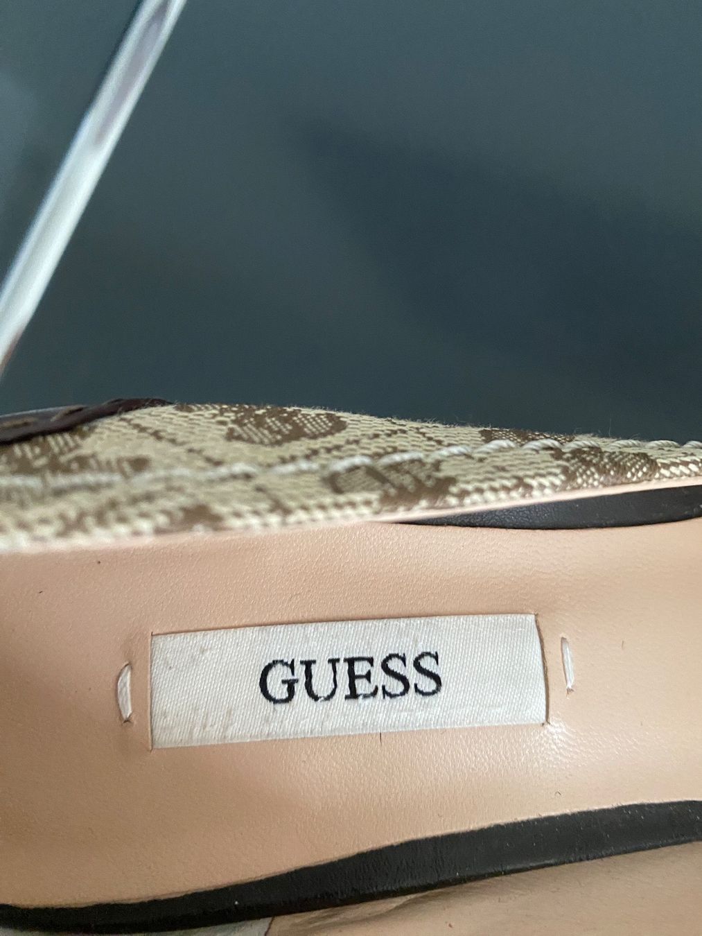 Guess Damenschuhe: Guess Schuh, Pumps mit Guess Muster – Neu (gemäss Beschreibung) aus Zug von Pereromi 3