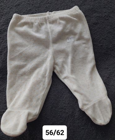 Baby Hose mit Füssen weiss gemustert Grösse 56/62