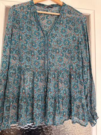 Neue Bluse von Nile eher S als XS, toller Schnitt und Farben