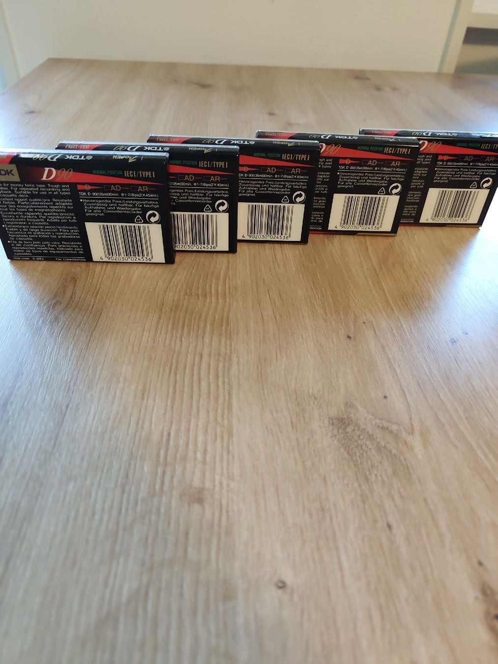 Musicassette: TDK D90 Audio Cassettes - 5 Pack - New & Sealed! – Nuovo e nell'imballaggio originale da Lausanne venduto da aro_7pwk 1