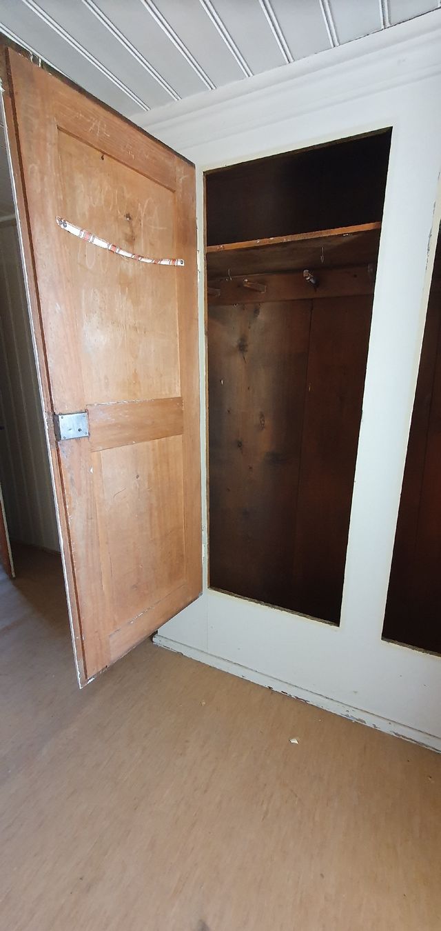 Armadi: Antiker Schrank – Usato da Bözberg venduto da markmcge 1