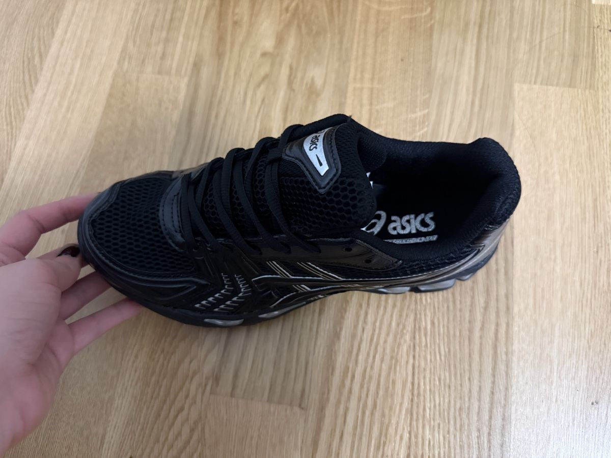 Herrenschuhe: Asics Schwarz – Neu und originalverpackt aus Zürich von hat_qh2h 1