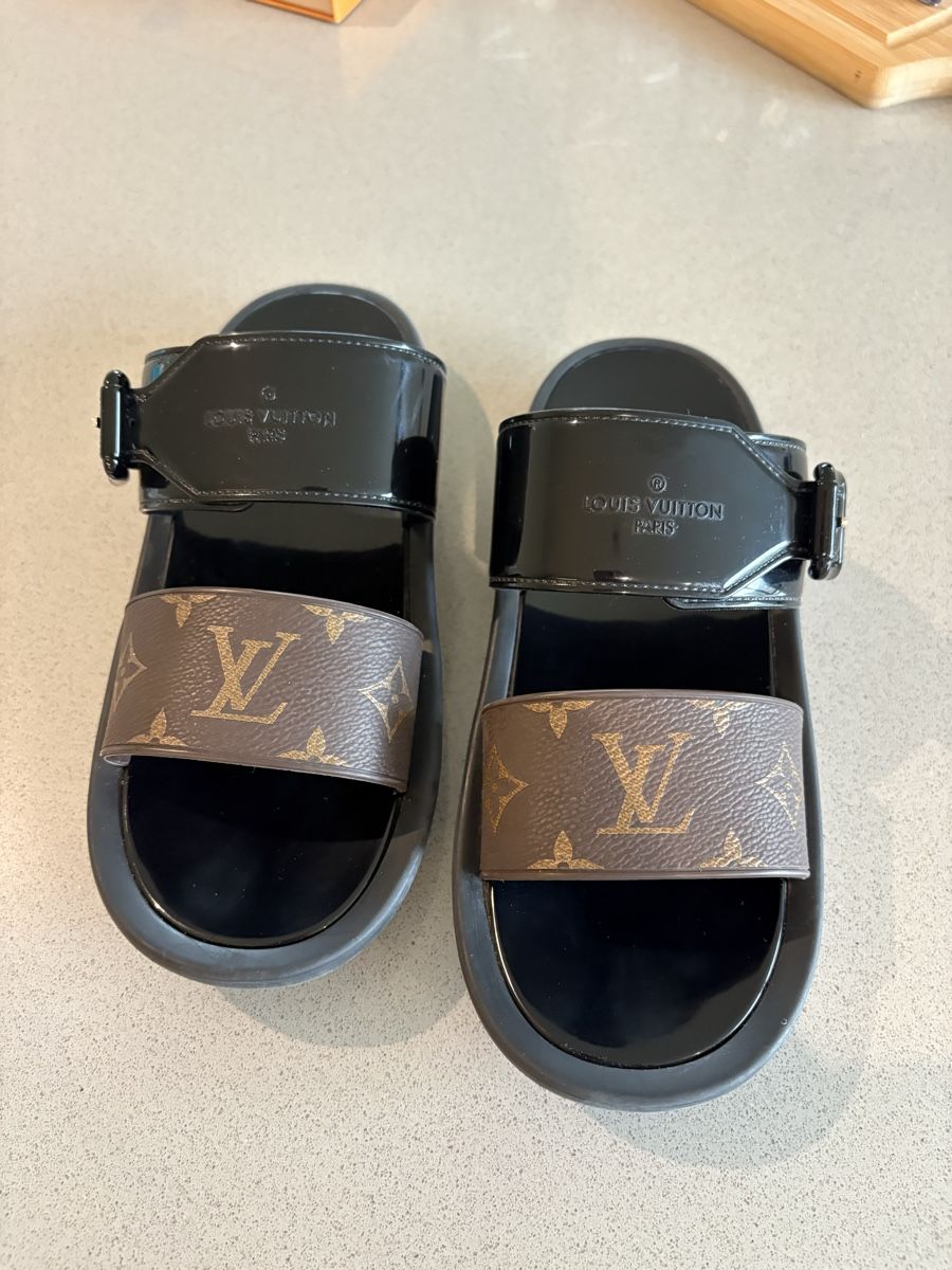 Louis Vuitton Scarpe da donna: Original Louis Vuitton Sunbath Flat Mule-Quittung vorhanden – Usato da Willerzell venduto da Laura0155