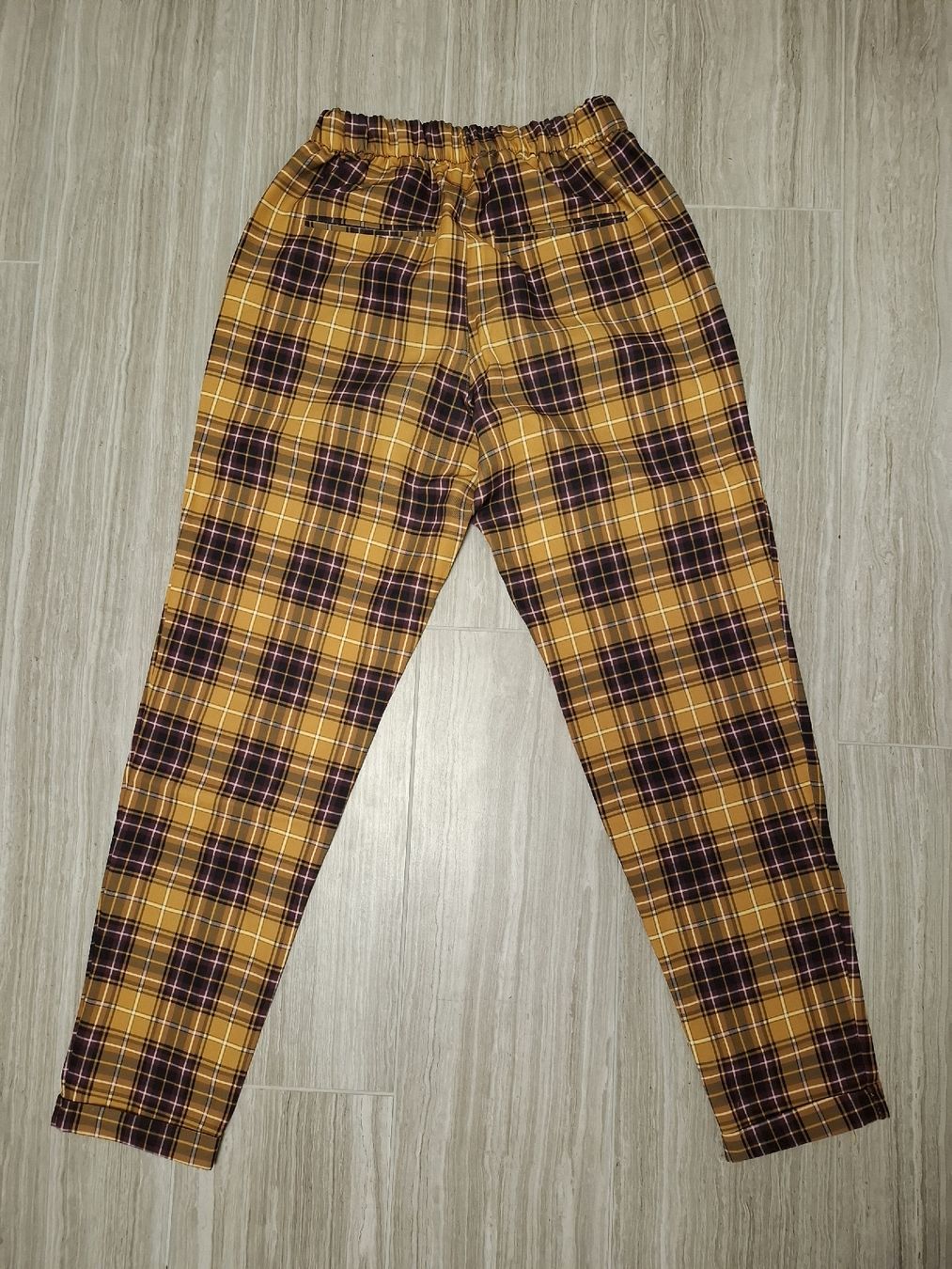 Pantaloni: pantalon à carreaux jaune taille S – Usato da Ecublens FR venduto da ame_y8tq 1