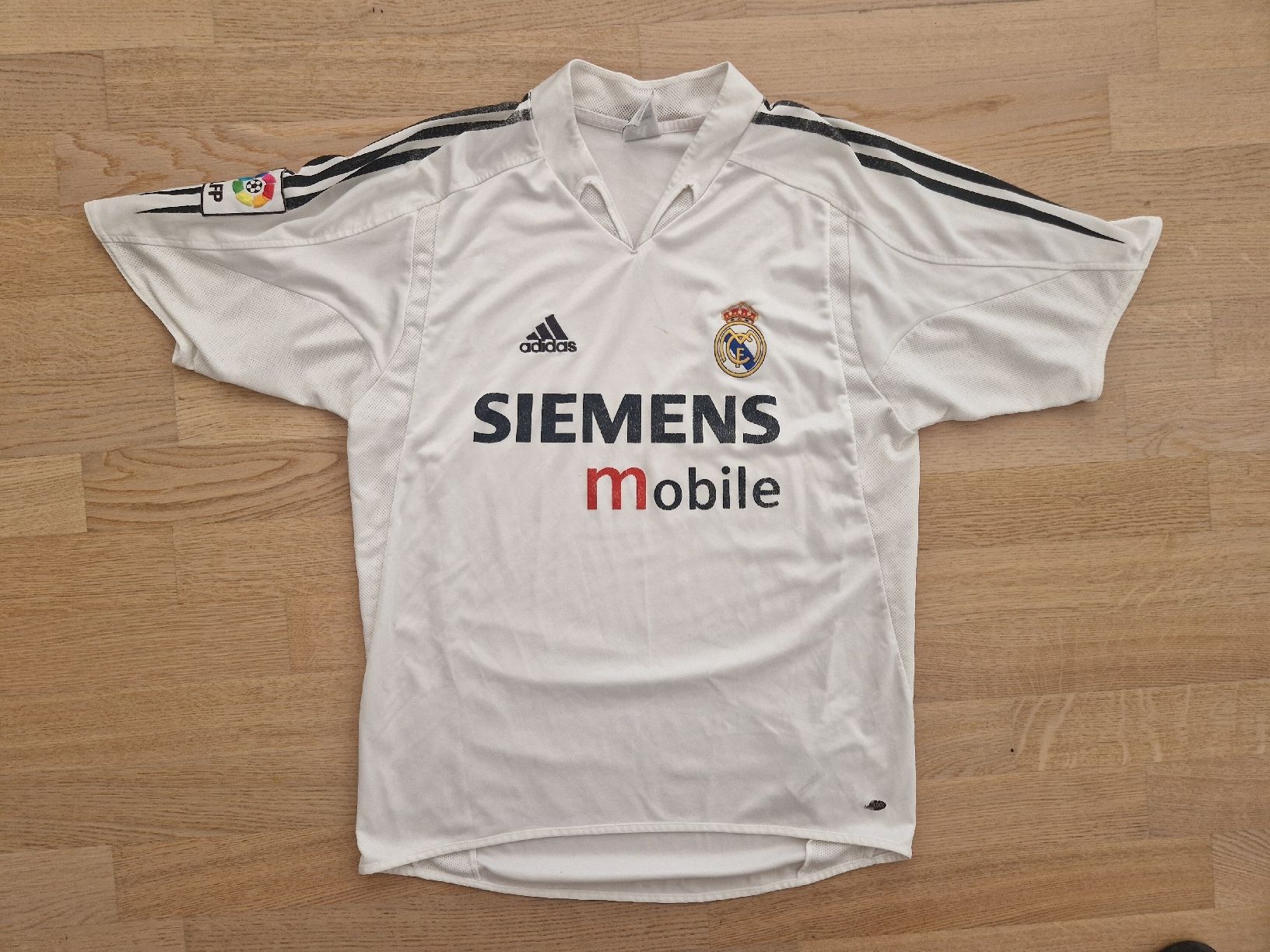 Adidas Leibchen & Hosen: Real Madrid Adidas Home Trikot 2004/2005 – Gebraucht aus Rheinfelden von nor_7mgz 1