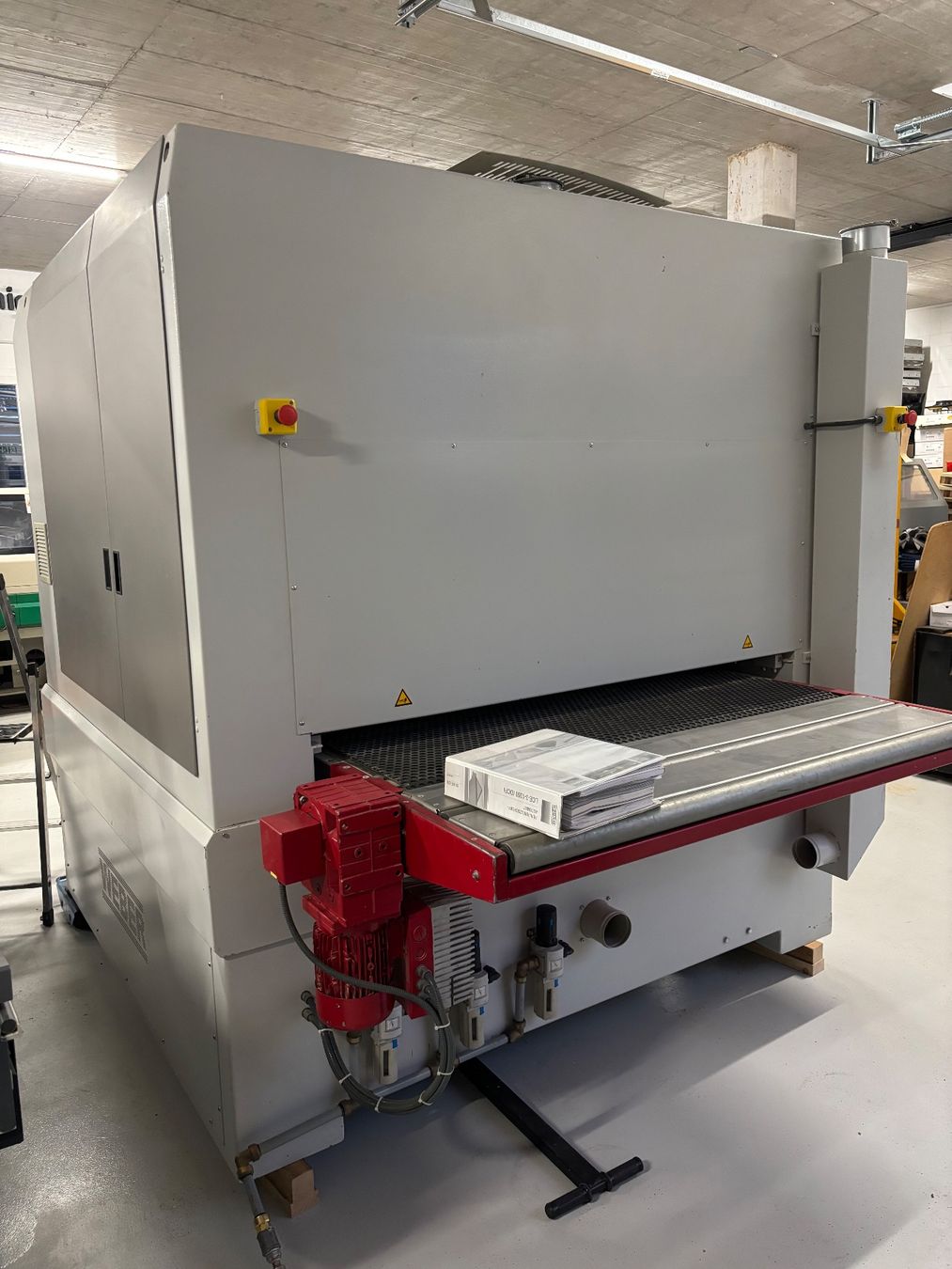 Smerigliatrici & Lucidatrici: Weber Breitbandschleifmaschine LCE 1350 – Usato da Mosnang venduto da TrunigerAG 3