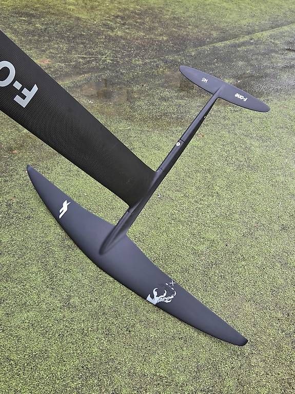 Tavole da surf e di nuoto: Foil F-One EagleX 800 (frontwing) – Usato da Auvernier venduto da Pent 3