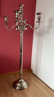 Silberner Kerzenständer, 5-flammig, Höhe 150cm