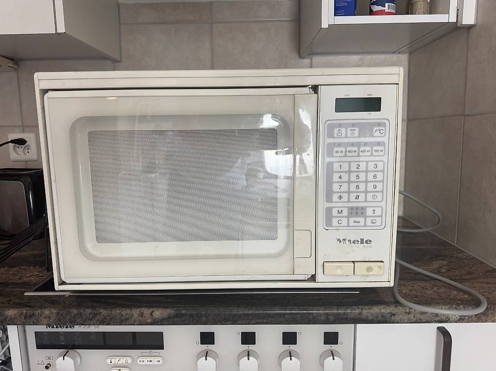 Miele Elettrodomestici da cucina: Miele electronic M 722 Mikrowelle  8032 oder Versand – Usato da Zürich venduto da tuffcookie 2