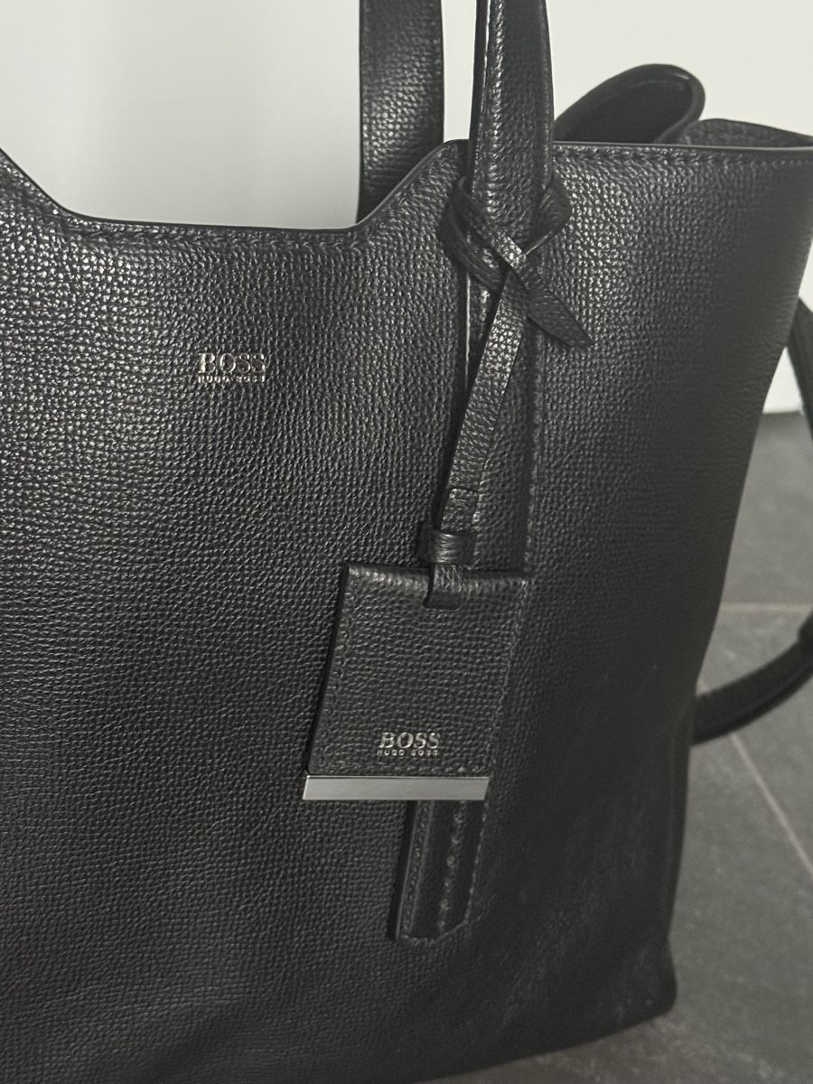 Hugo Boss Borse da donna: Hugo Boss Businesstasche/ Reisetasche – Usato da Ebikon venduto da nat_jzh5 2