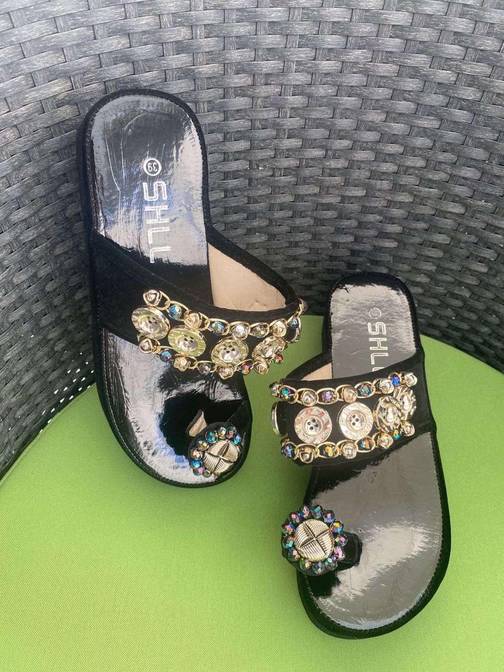 Scarpe da donna: SUMMERTIME - stylische/edle Flip-Flops mit Décor, nero, 39 – Nuovo (secondo la descrizione) da Winkel venduto da ferrari2022 1