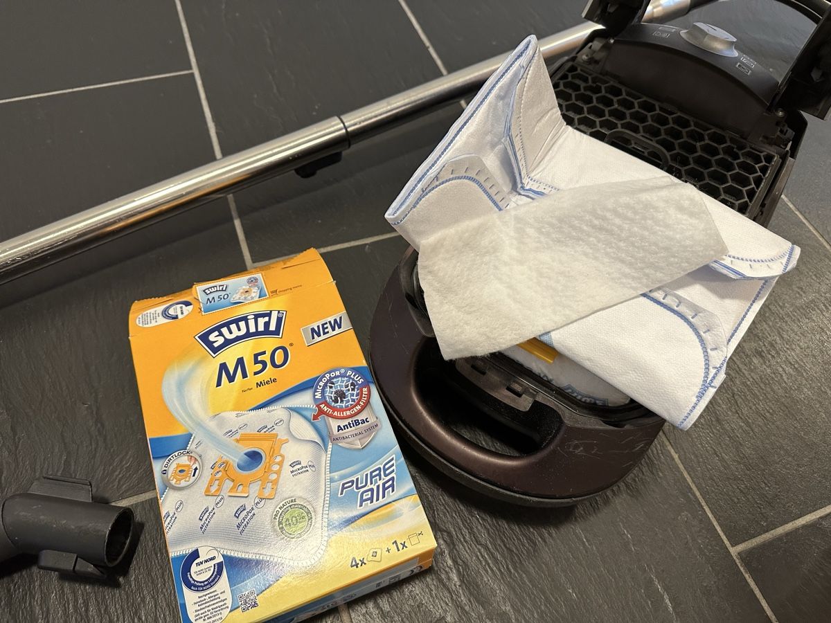 Miele Aspirapolveri & Accessori: Staubsauger Miele Jazz – Usato da Chur venduto da Sim7000 6