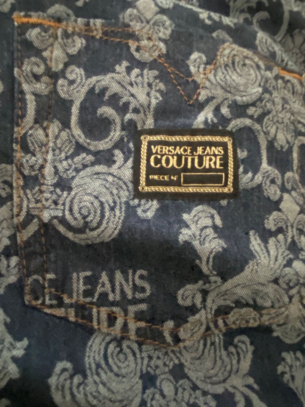 Versace Pantaloni: VERSACE Jeans Couture - neu - – Nuovo (secondo la descrizione) da Jona venduto da vanessasupermarket20 5