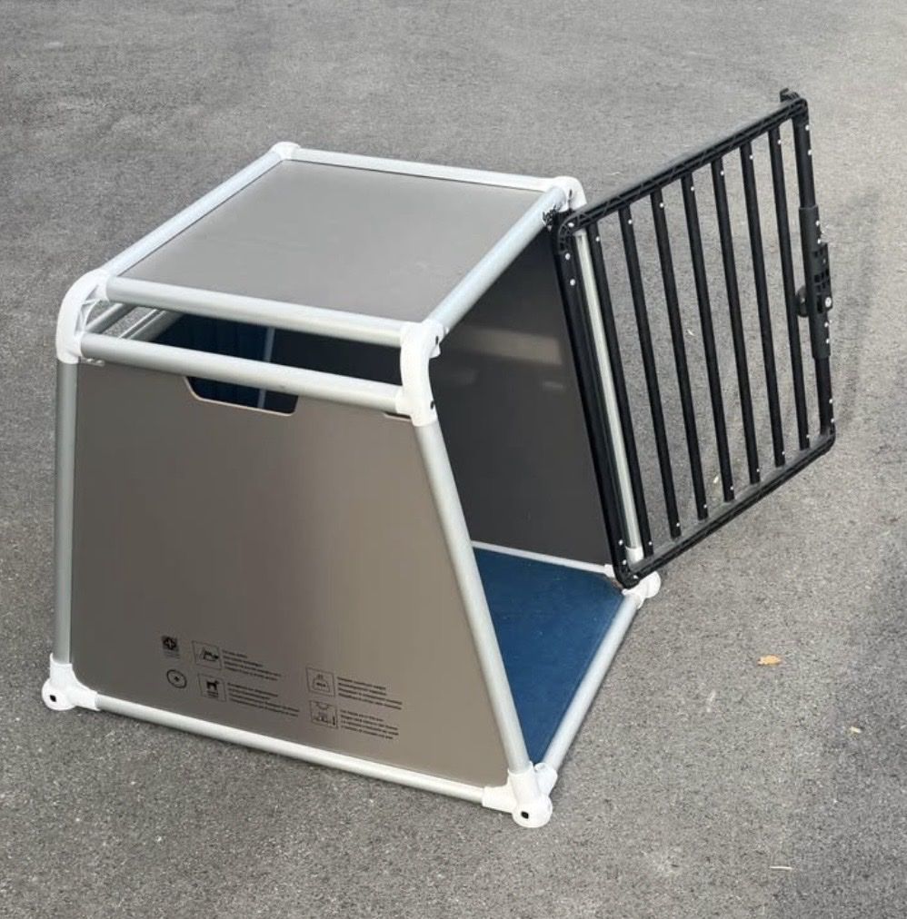 4pets Gabbie, trasporto & Sicurezza: 4pets Hundebox fürs Auto Aluminium Medium – Usato da Altendorf venduto da ilikeMuffin