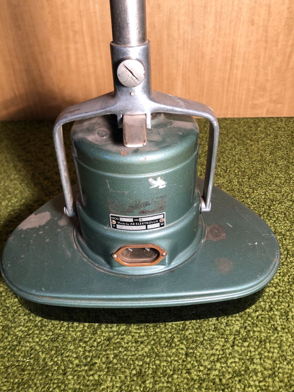 Tutte le macchine: Vintage polisseur de sol ELECTROLUX B6 – Difettoso da Saignelégier venduto da Dubois_Vintage 2