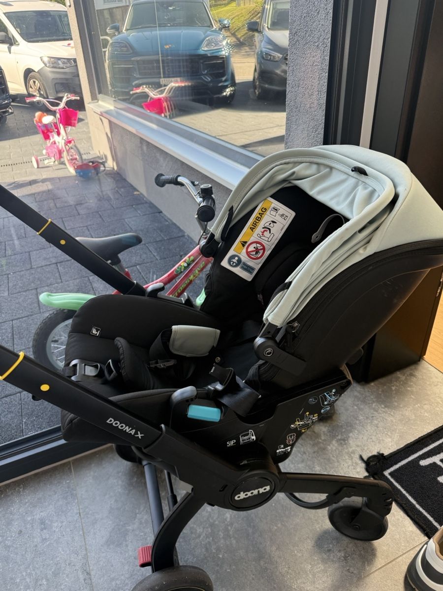 Doona Kinderwagen: Poussette Doona X premium – Neu (gemäss Beschreibung) aus Delémont von vil_267l