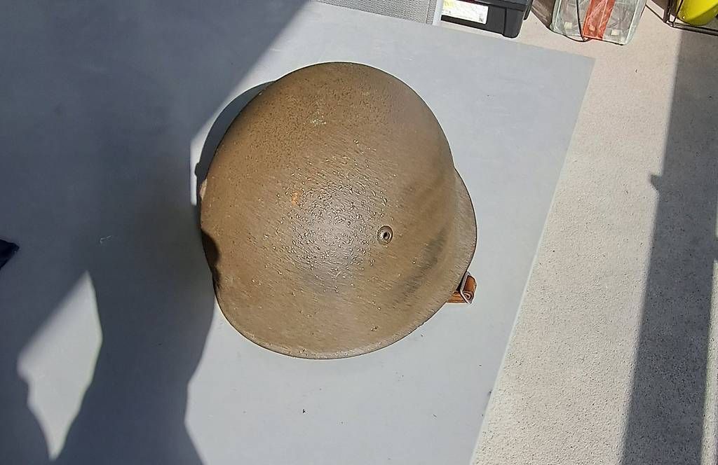 Schweizer Armee Uniformen & Effekten: Schweizer Militärhelm – Gebraucht aus Dottikon von Flecki8800 1