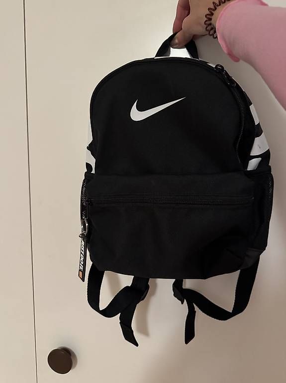 Nike Zaini: Kleiner Nike Rucksack schwarz – Nuovo (secondo la descrizione) da Bolligen venduto da Mia1973