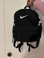 Kleiner Nike Rucksack schwarz