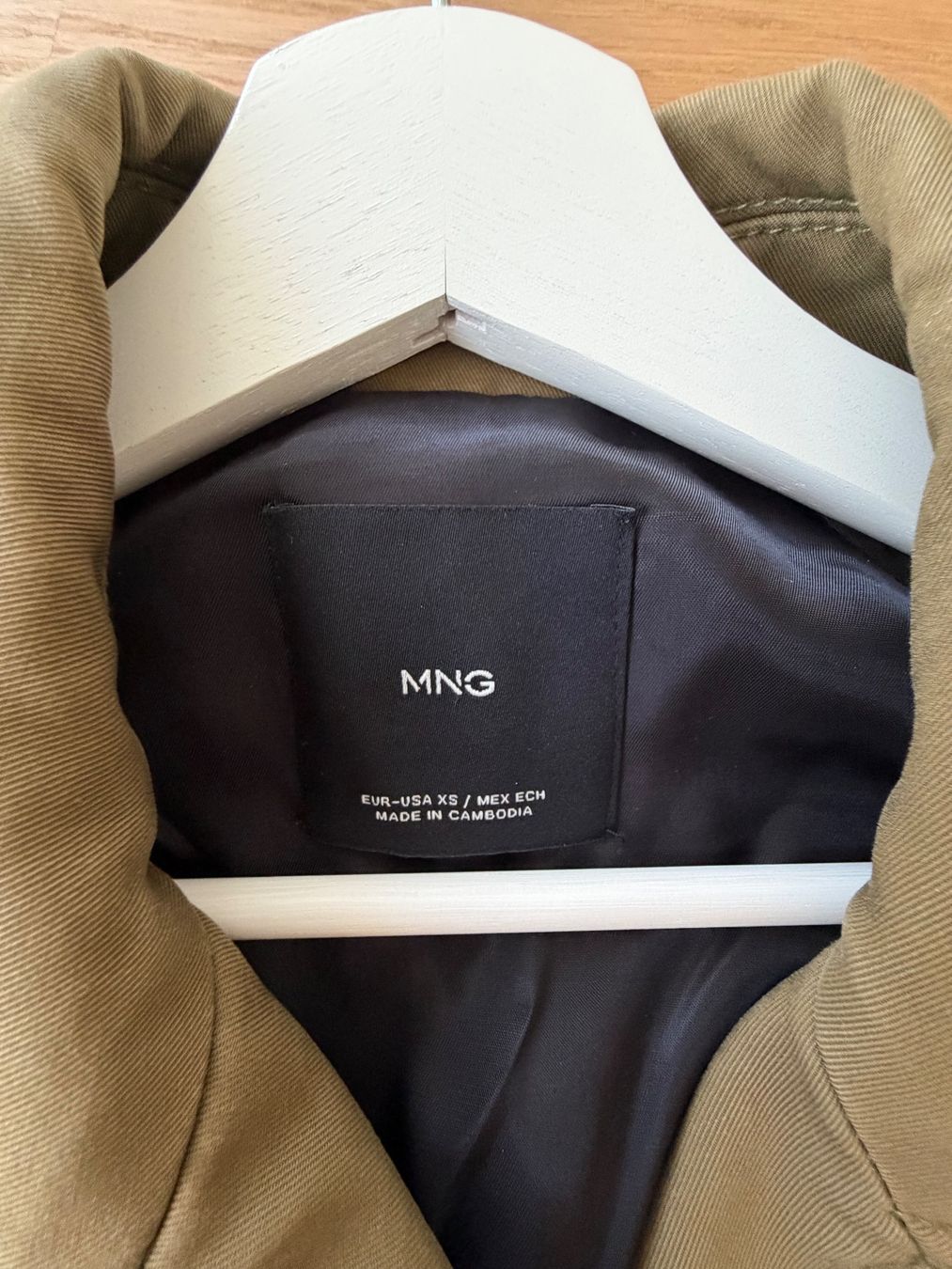 Mango Jacken: Mango kurzer Trenchcoat – Gebraucht aus Luzern von maz_jq6n 2